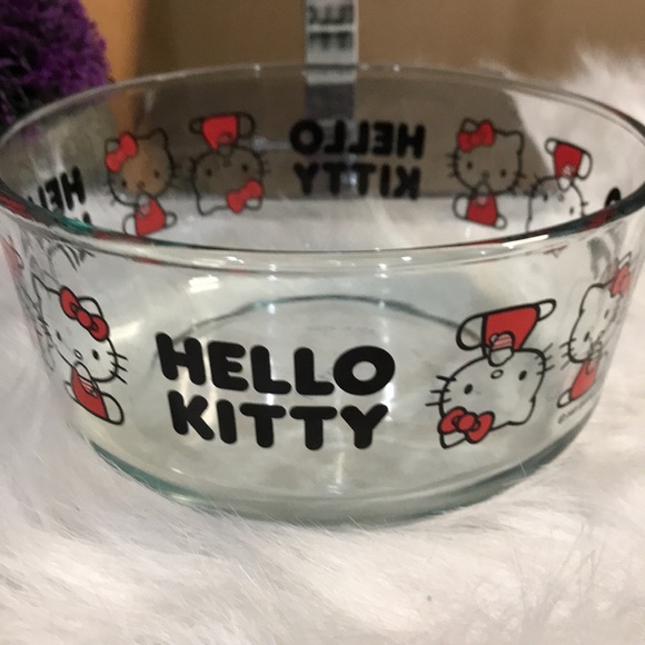 New Hello Kitty Pyrex 7 Cup Glass Bowl - Picture 2 of 6